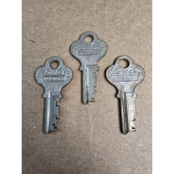 Keys Lot of 3 Vtg ILCO Independent Lock Co Ornate Fitchburg Mass USA Brass? #4 - Picture 5 of 7